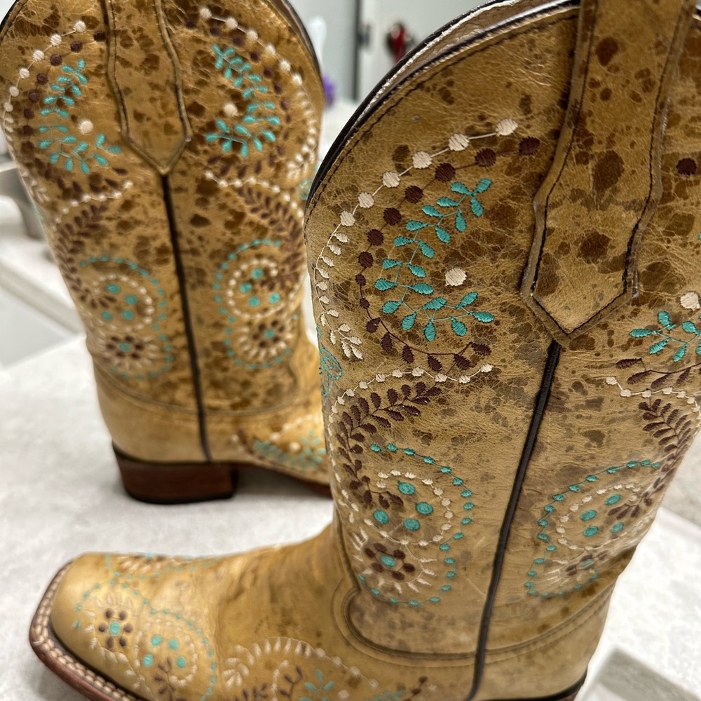 Women's Tan and Turquoise Embroidered Cowboy Boots